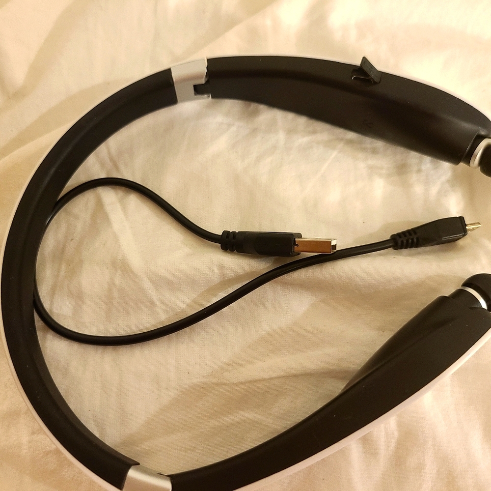 Wireless headset
